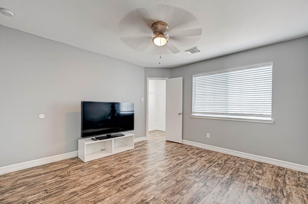 2614 Royal Blue Dr, Houston TX  77088-3341 exterior