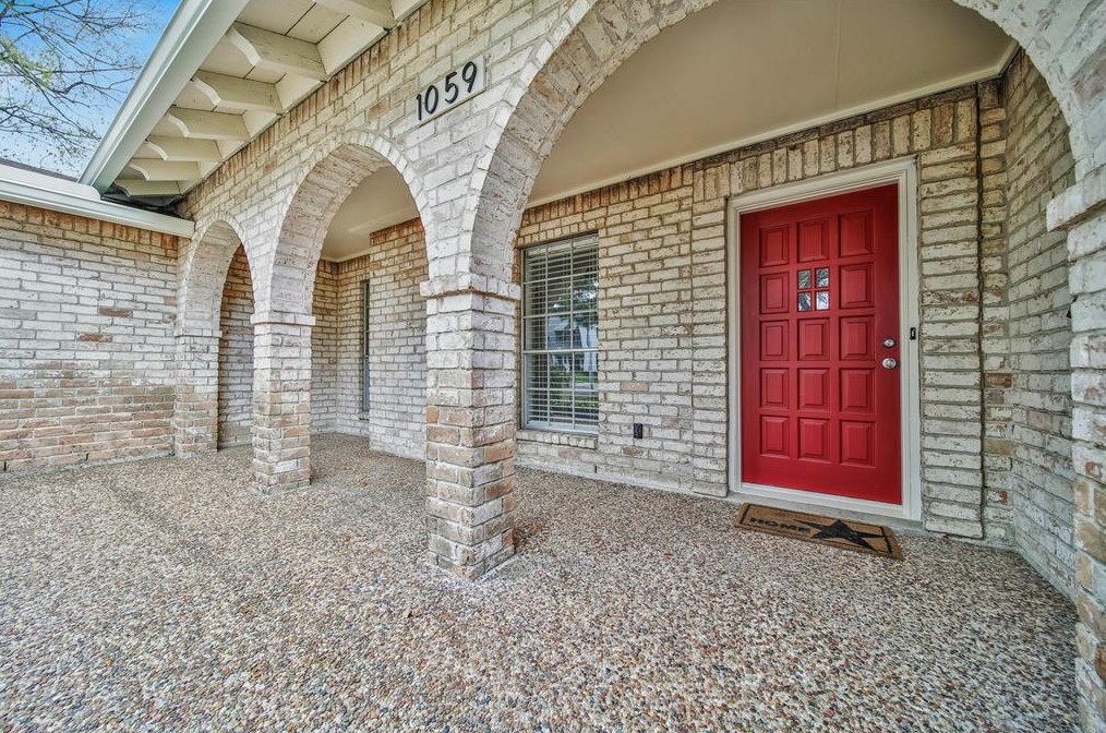 1059 Richelieu Ln, Houston TX  77018-2032 exterior