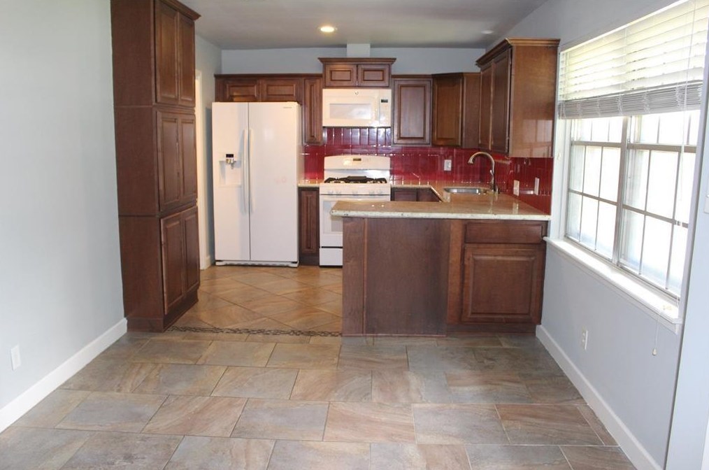 9745 Long Branch Ln, Houston TX  77055-6101 exterior