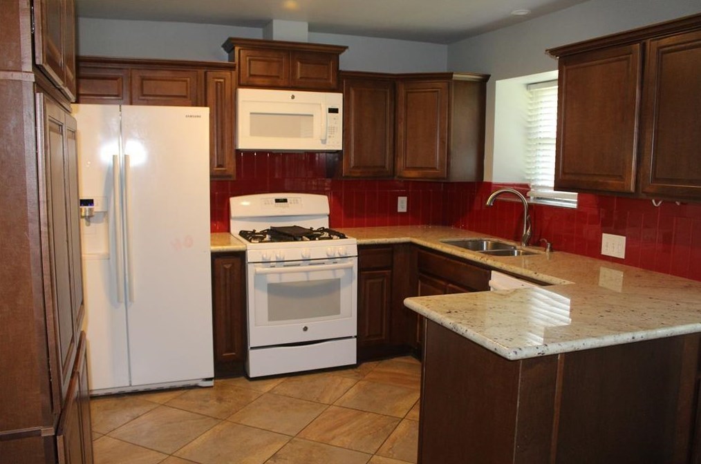 9745 Long Branch Ln, Houston, TX 77055