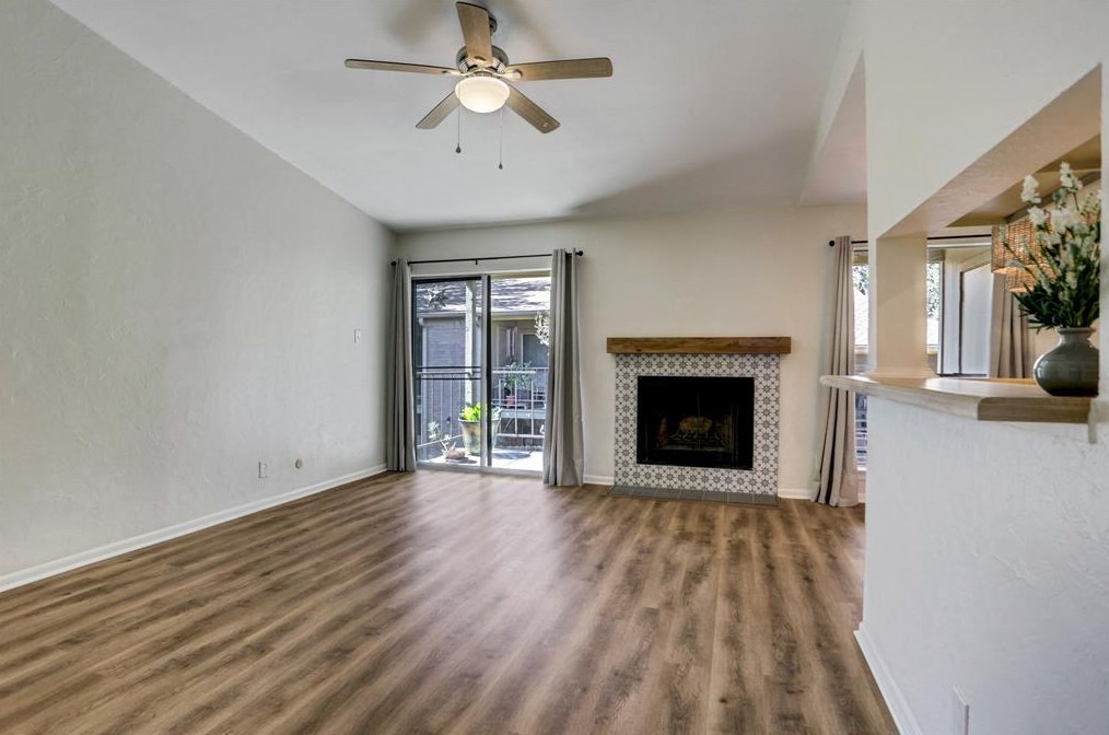700 Thicket Ln Apt 1004, Houston, TX 77079