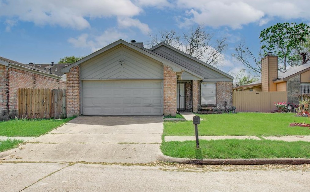 11707 Zarroll Dr, Houston, TX 77099
