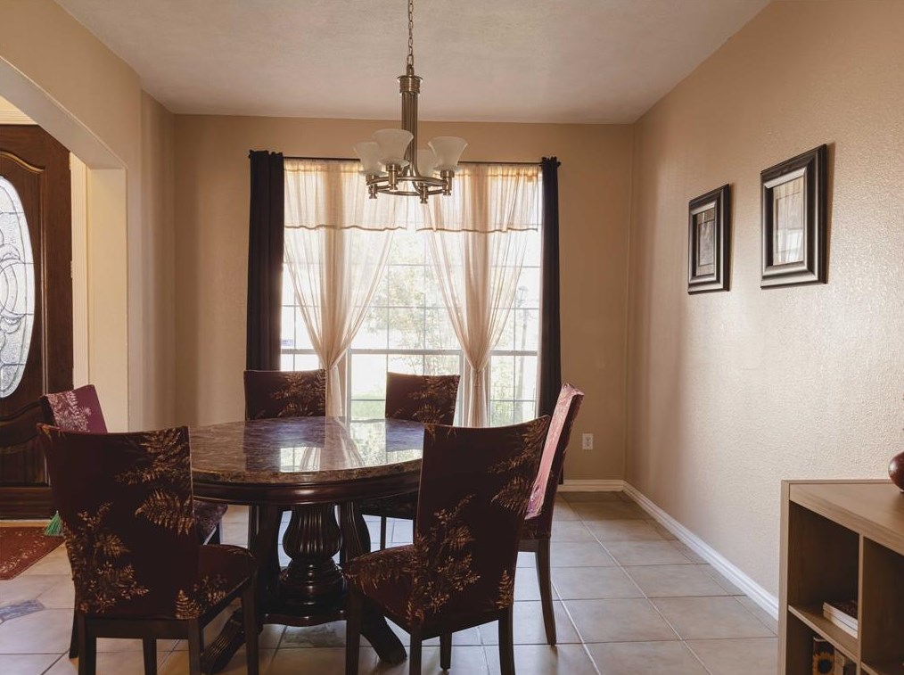 9225 Kingsville St, Houston TX  77063-4020 exterior