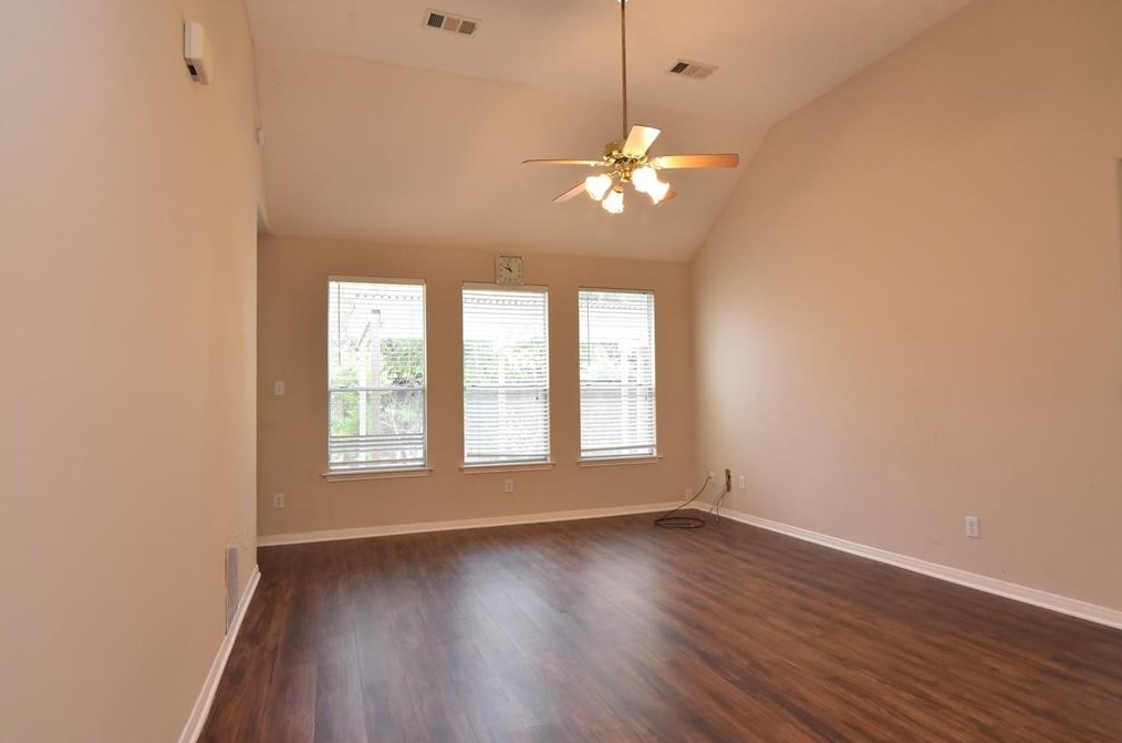 14827 El Tesoro Dr, Houston, TX 77083