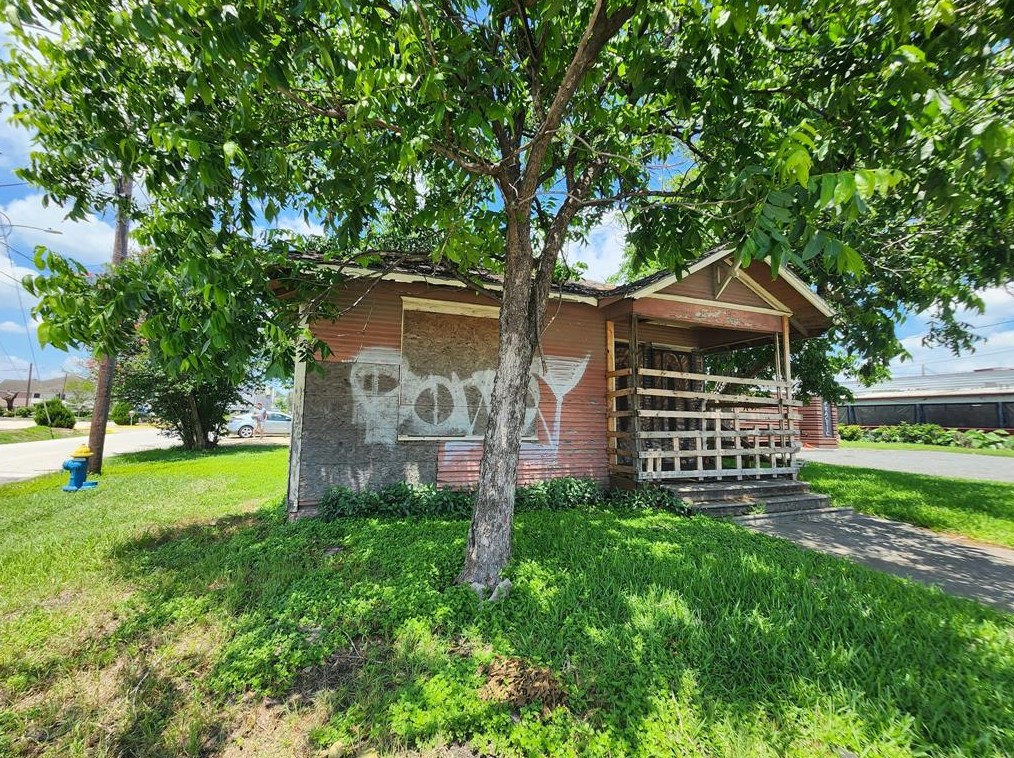 1601 Shepherd Dr, Houston, TX 77007