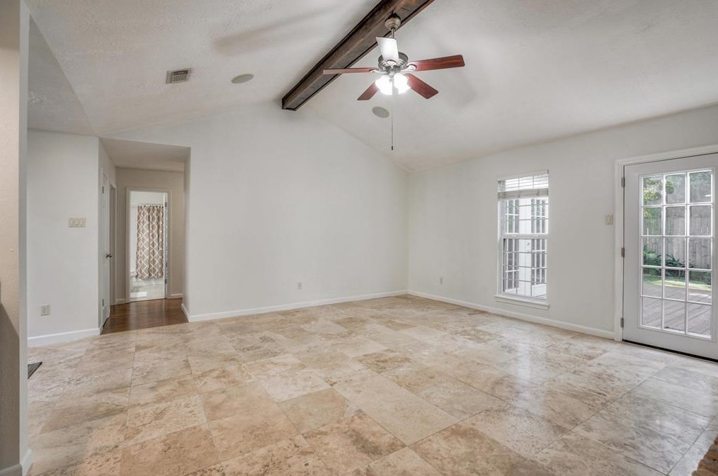 86 Yewleaf Dr, Spring TX  77381-2817 exterior