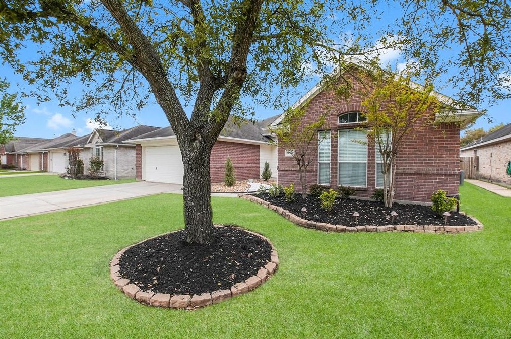 21322 Hannover Pines Dr, Spring, TX 77388