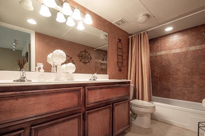 215 Post Office St Apt 407, Galveston, TX 77550