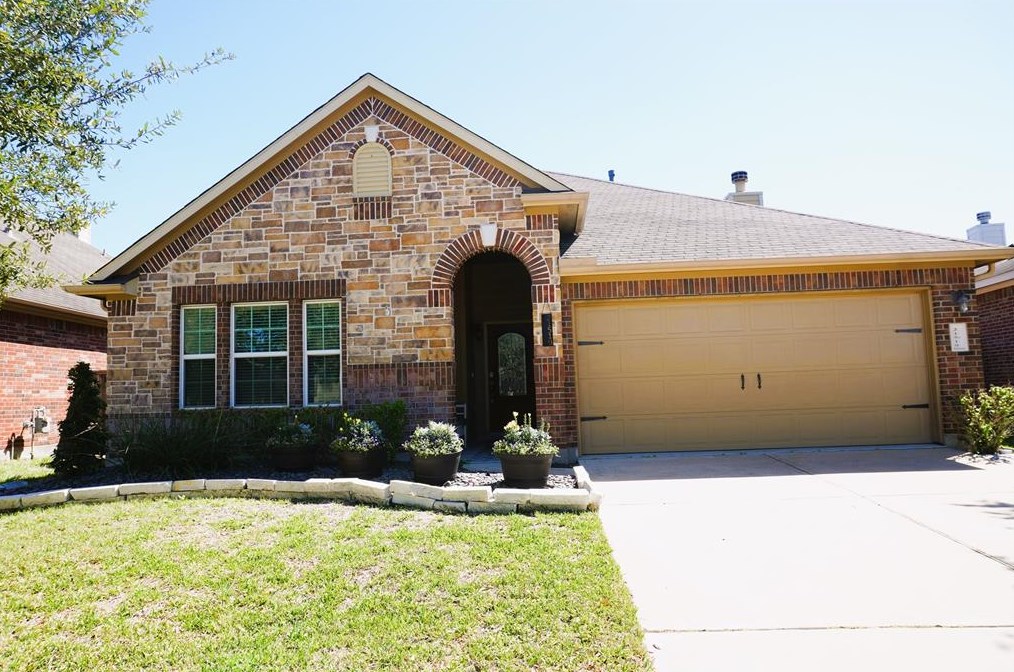 21519 Barrett Knolls Dr, Richmond, TX 77406