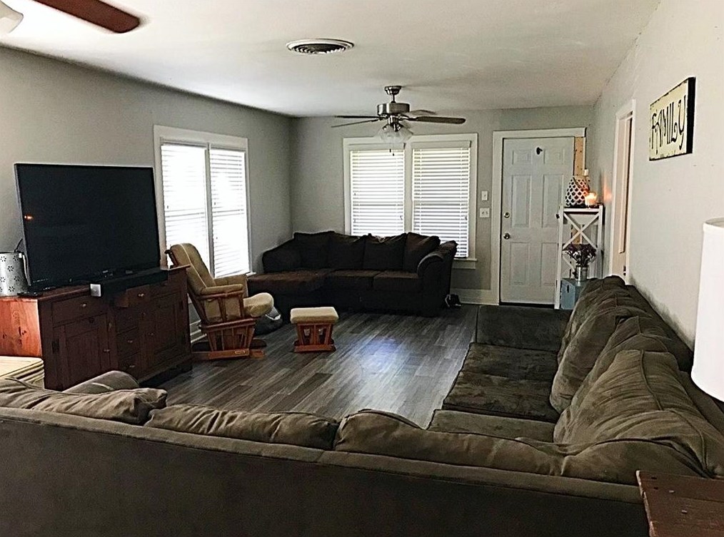 324 Oilfield Rd, Alvin, TX 77511