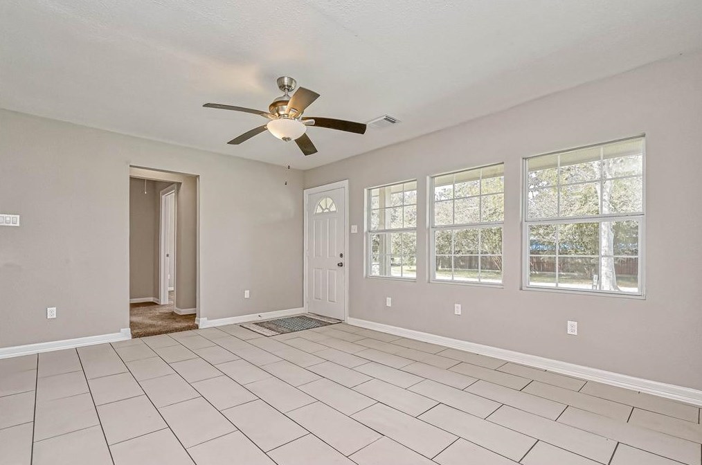 8830 Lk Frst Blvd, Houston TX  77078-3327 exterior