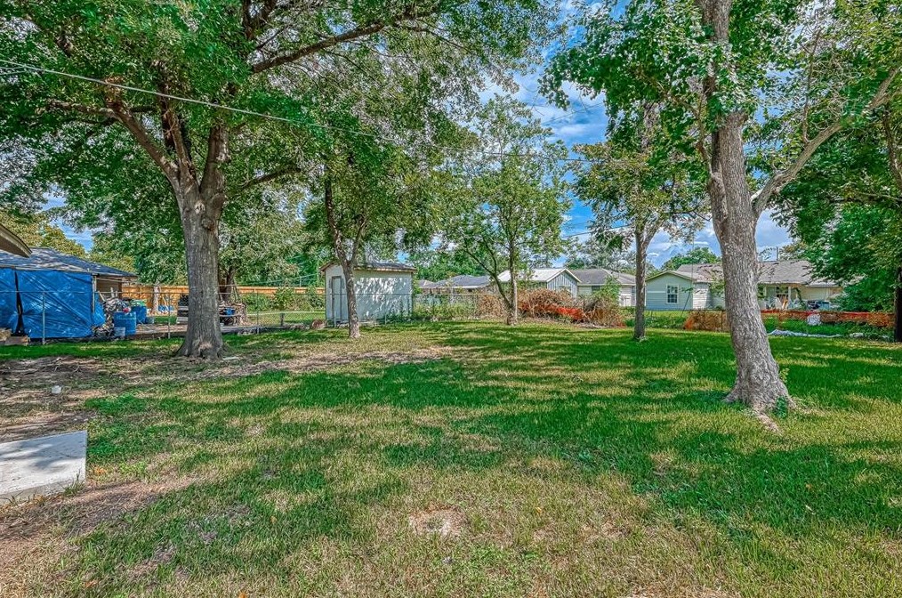 8830 Lk Frst Blvd, Houston TX  77078-3327 exterior