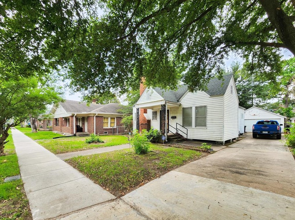 1032 Fugate St, Houston, TX 77009-5014