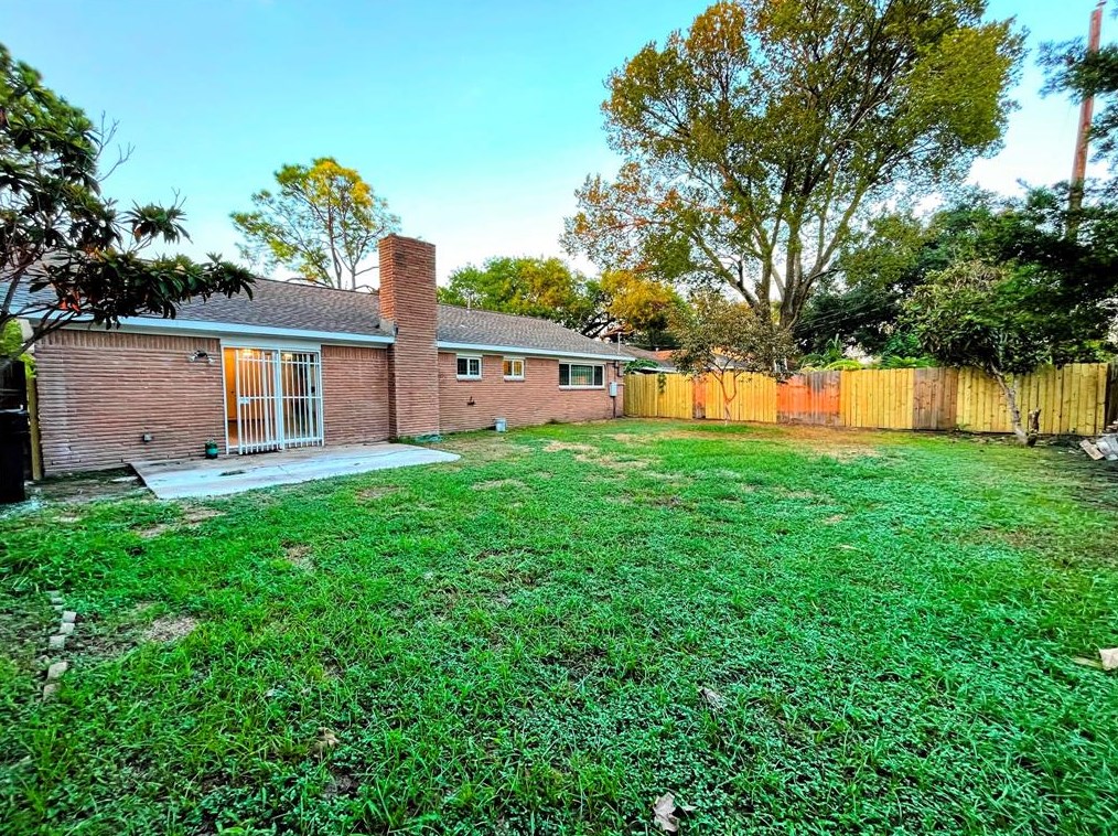 8419 Neff St, Houston, TX 77036-5529