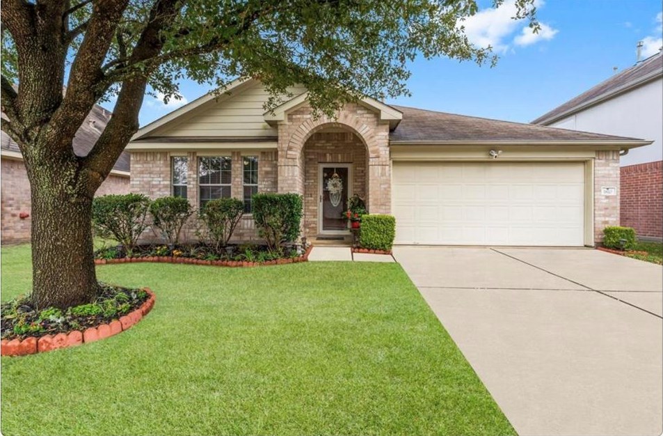 1810 Adobe Falls Dr, Spring TX  77388-7500 exterior