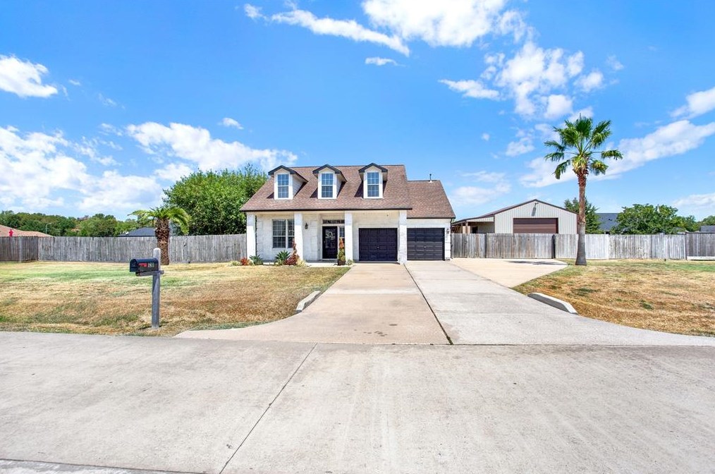 1811 Caroline Ave, Baytown, TX 77523-2437