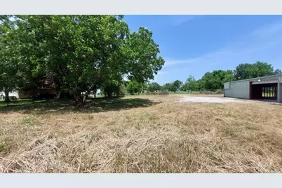 610 New York Street, Navasota, TX 77868 - Photo 8