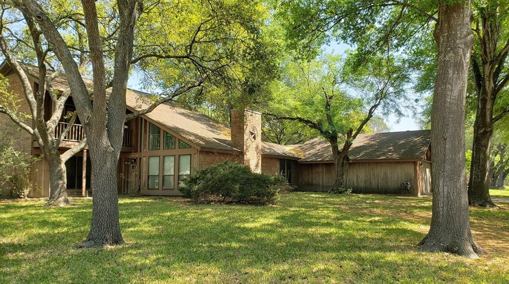 4519 Christopher Pl, Houston, TX 77066-1705