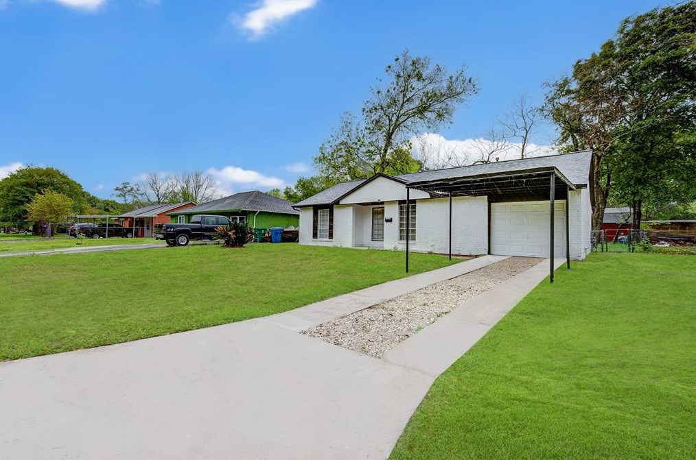 6009 Maywood Dr, Houston, TX 77053-3028