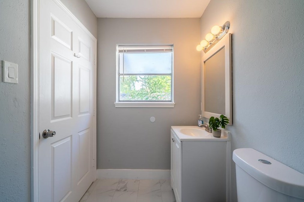 3911 Tiffany Dr, Houston, TX 77045-6324