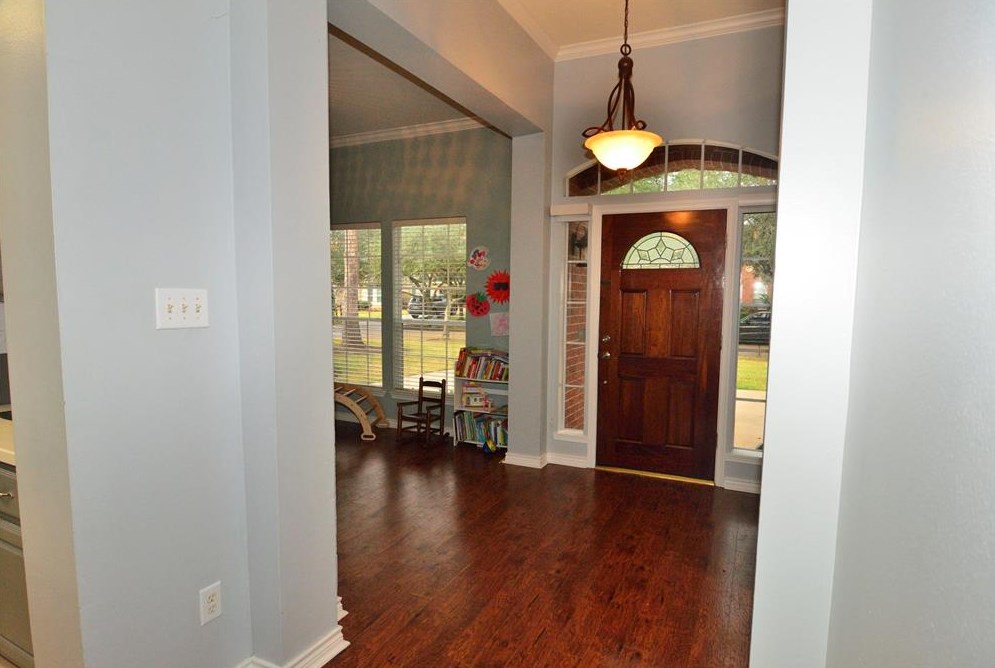 13714 Apple Knoll Ct, Houston, TX 77059