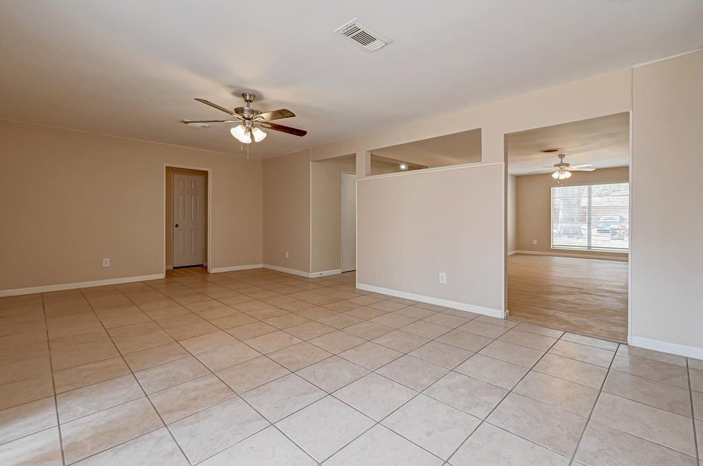 1506 Maux Dr, Houston TX 77043-3318 exterior