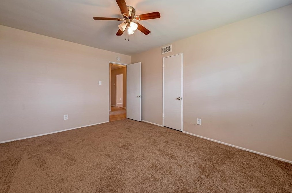 1506 Maux Dr, Houston TX 77043-3318 exterior