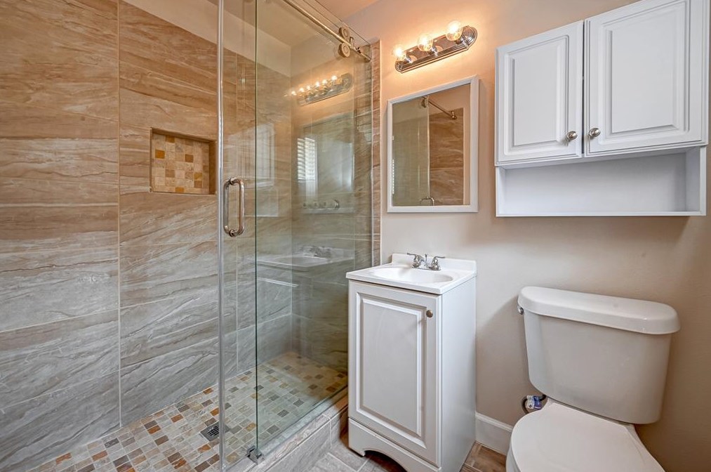 1506 Maux Dr, Houston TX 77043-3318 exterior