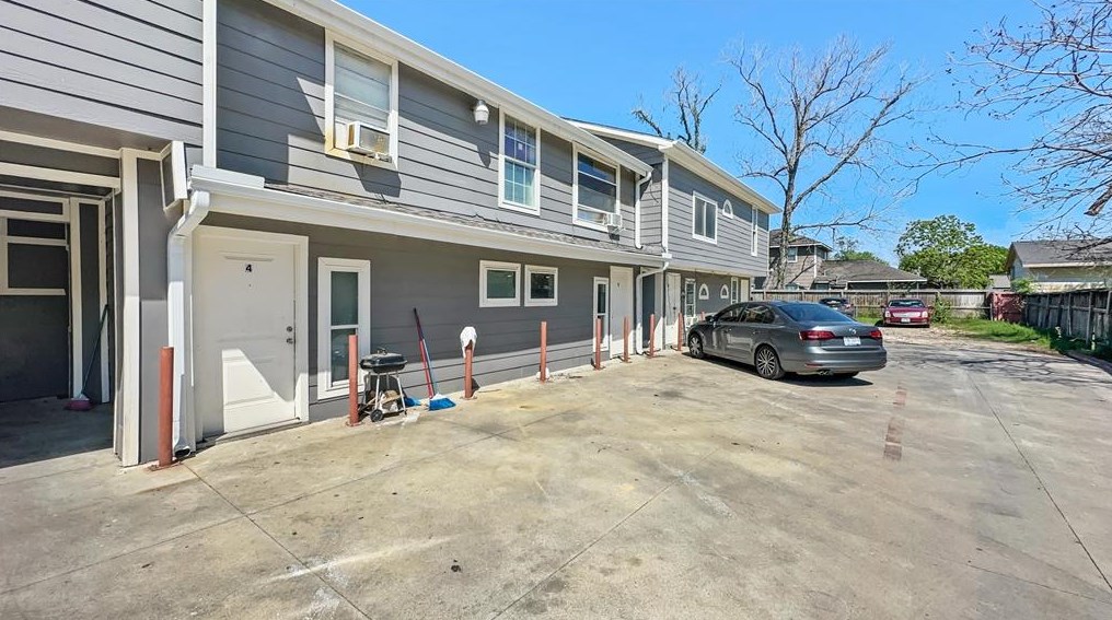 2013 Eubanks St, Houston TX  77093-8009 exterior