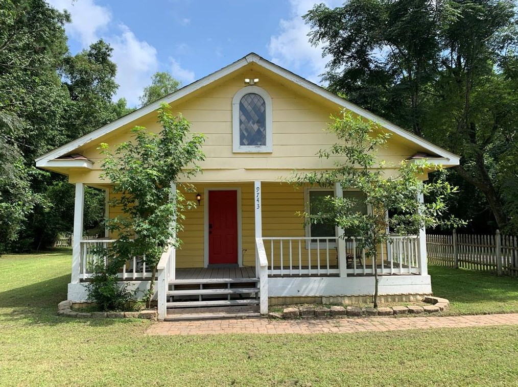 9743 Sleepy Hollow Rd, Conroe, TX 77385
