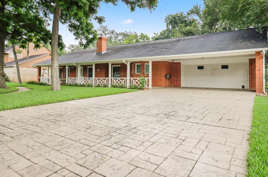 57 Tallow Ct, Richwood, TX 77566-4639