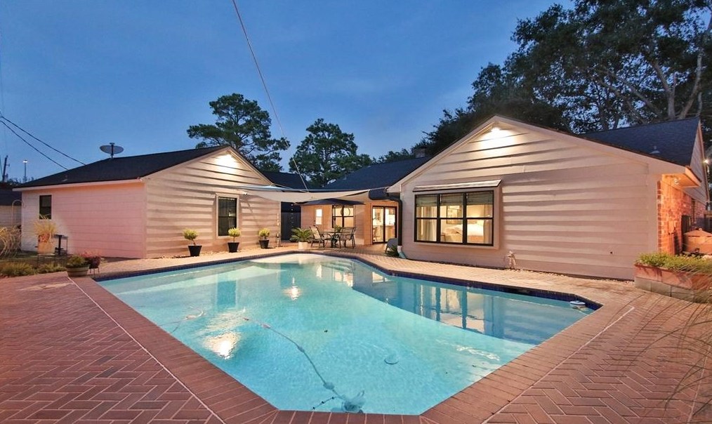 2931 Stetson Ln, Houston, TX 77043-1323