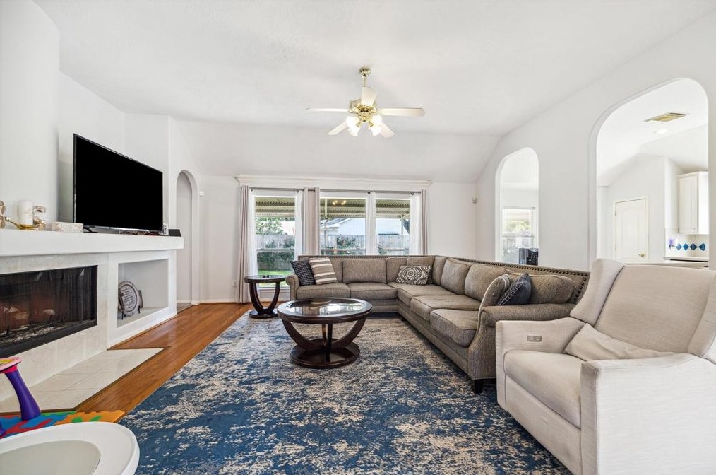13210 Stafford Colony Ln, Stafford, TX 77477