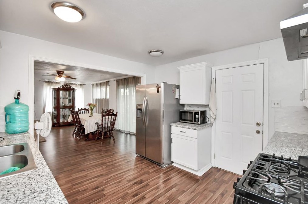 2306 Garvey Dr, Pasadena TX 77506-2906 exterior