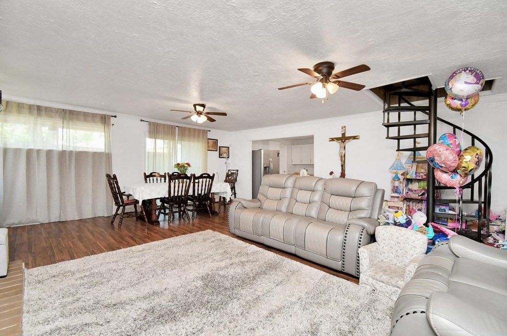 2306 Garvey Dr, Pasadena TX 77506-2906 exterior