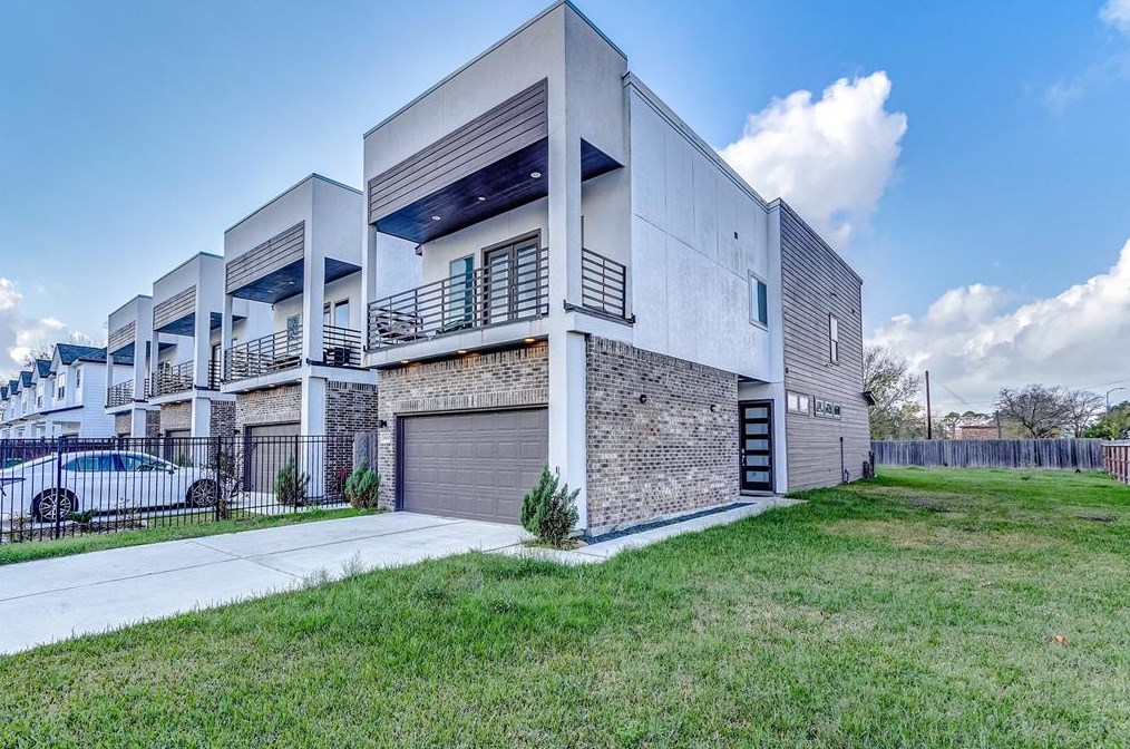 8402 Safeguard St, Houston, TX 77051