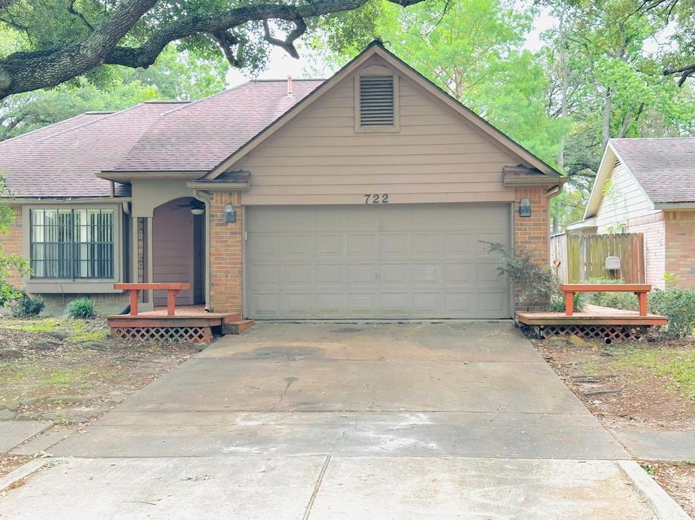722 Silverpines Rd, Houston, TX 77062