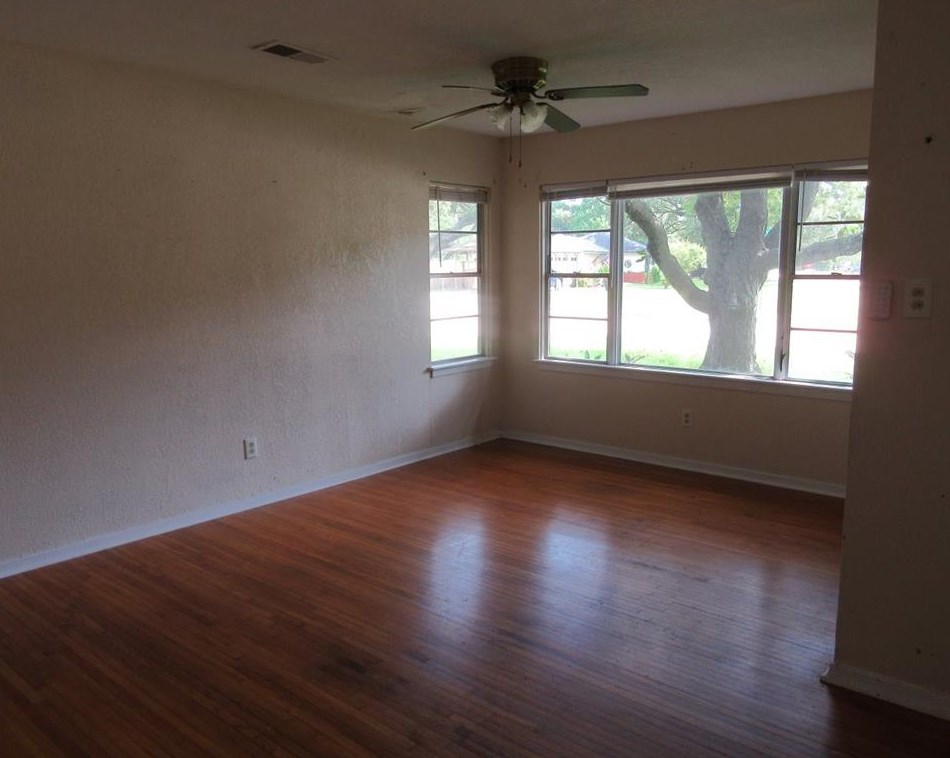 403 Gardenia St, Richwood, TX 77566-5886