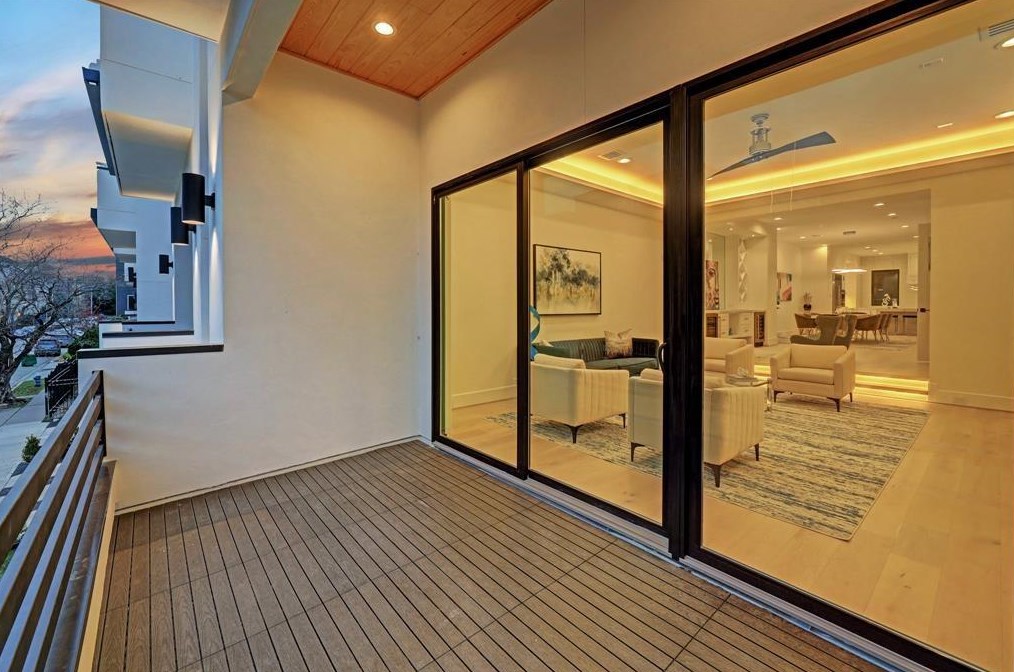 408 Bell St, Houston TX  77019-4435 exterior