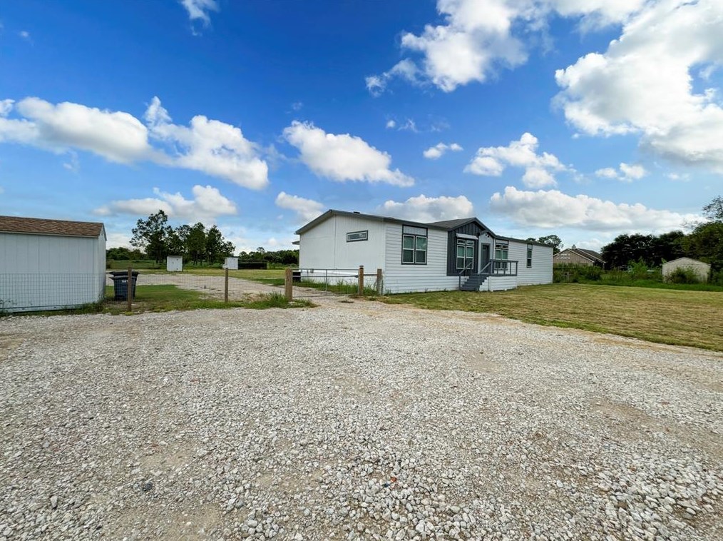 5210 Beaver Rd, Santa Fe, TX 77517