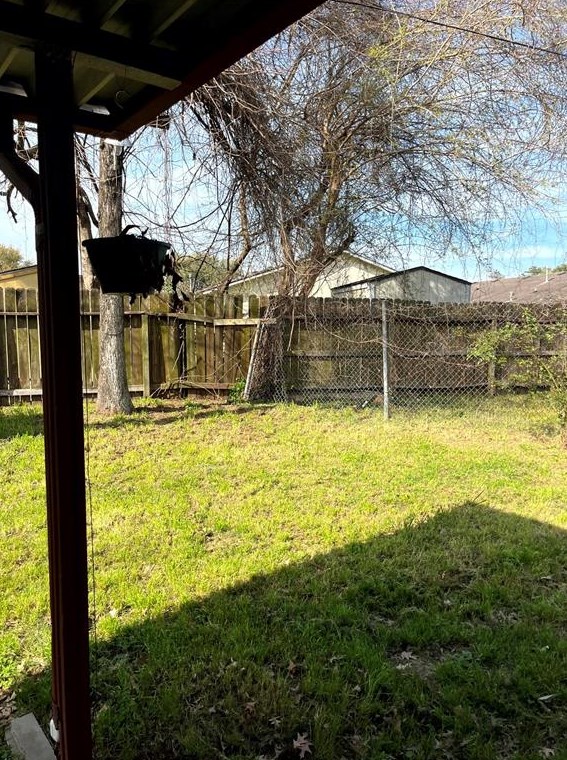 8511 Streamside Dr, Houston TX  77088-4411 exterior