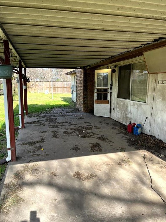 8511 Streamside Dr, Houston TX  77088-4411 exterior