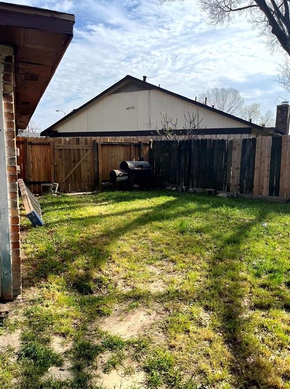8511 Streamside Dr, Houston TX  77088-4411 exterior