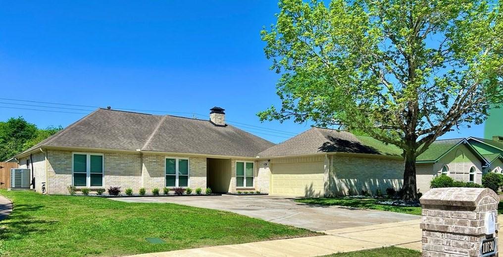 10730 Braes Forest Dr, Houston, TX 77071