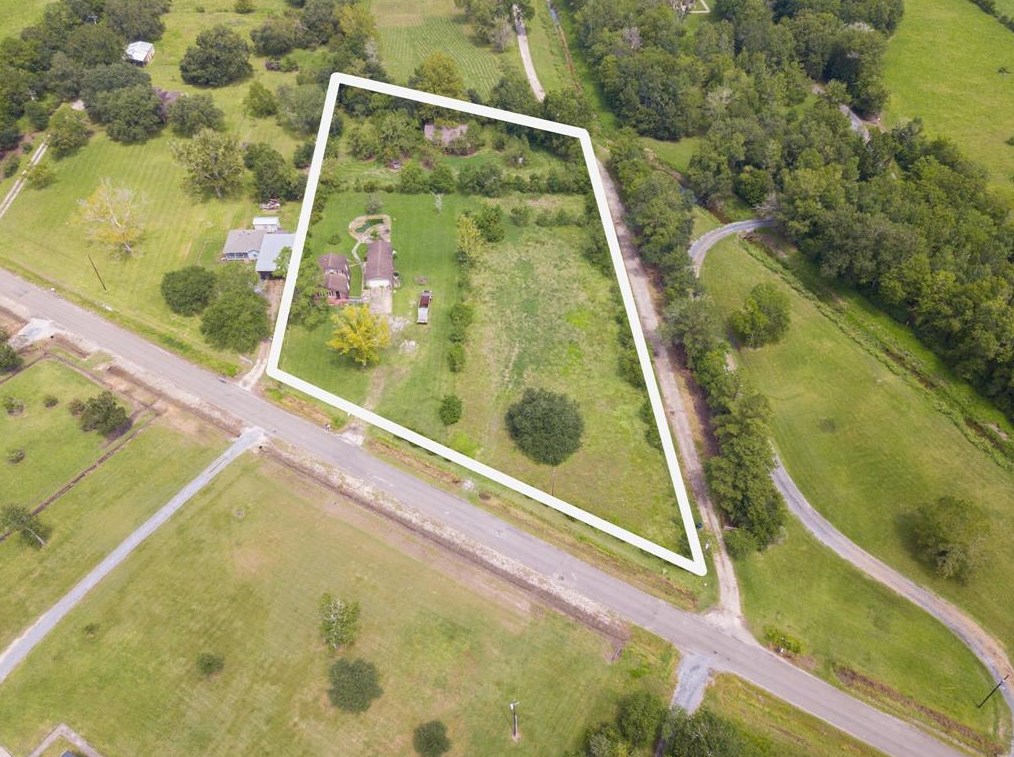 17442 Old Sour Lake Rd, Beaumont, TX 77713