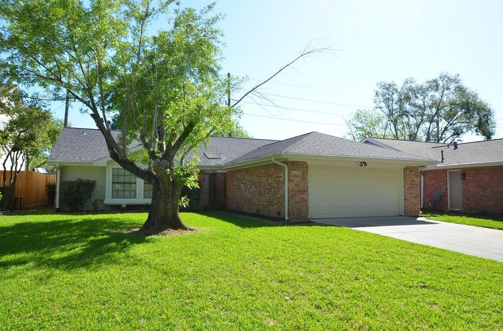 3307 Long Hollow Ct, Sugar Land, TX 77479-2207