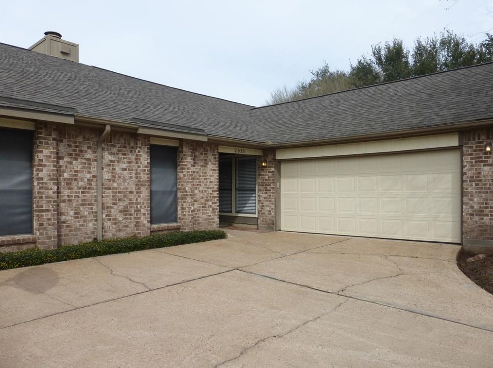 2615 The Highlands Dr, Sugar Land, TX 77478