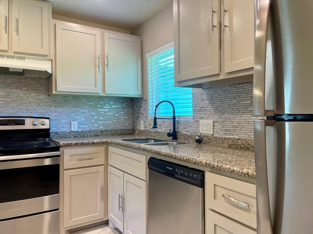 5809 Beechnut St, Houston, TX 77074