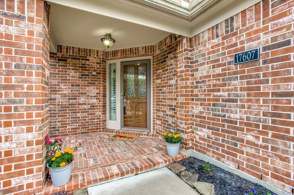 17607 Burkhart Ridge Dr, Houston, TX 77095-5152
