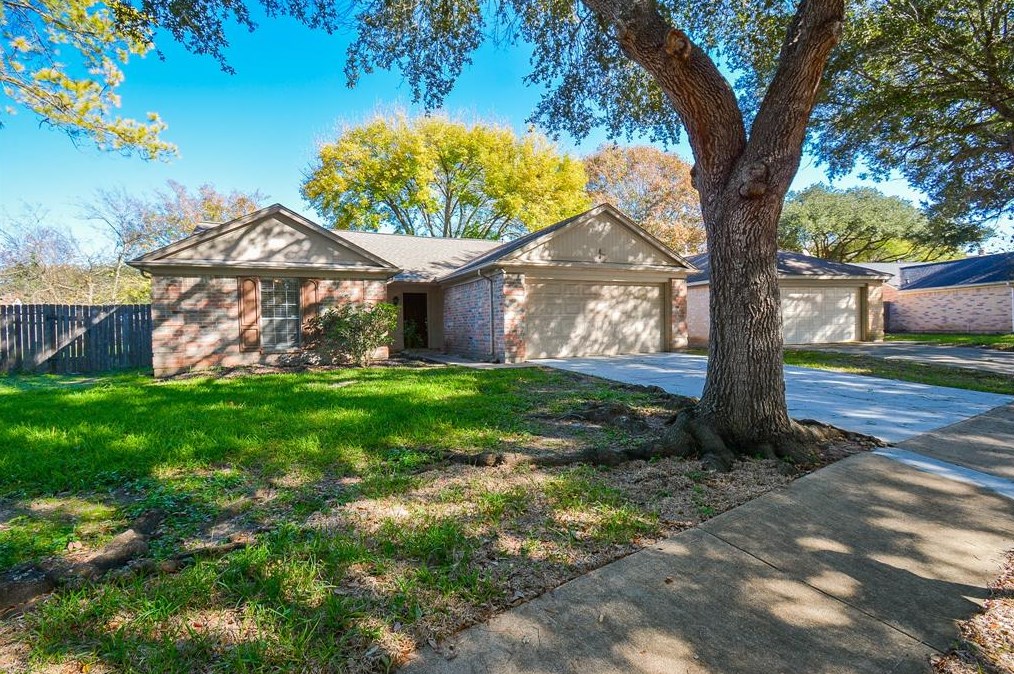 3911 Issacks Way, Sugar Land, TX 77479